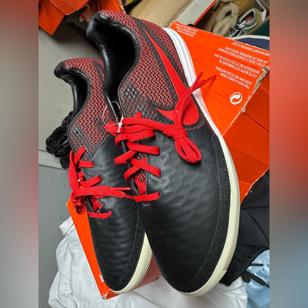 RARE Nike magistax soccer shoes size 10 new! First edition